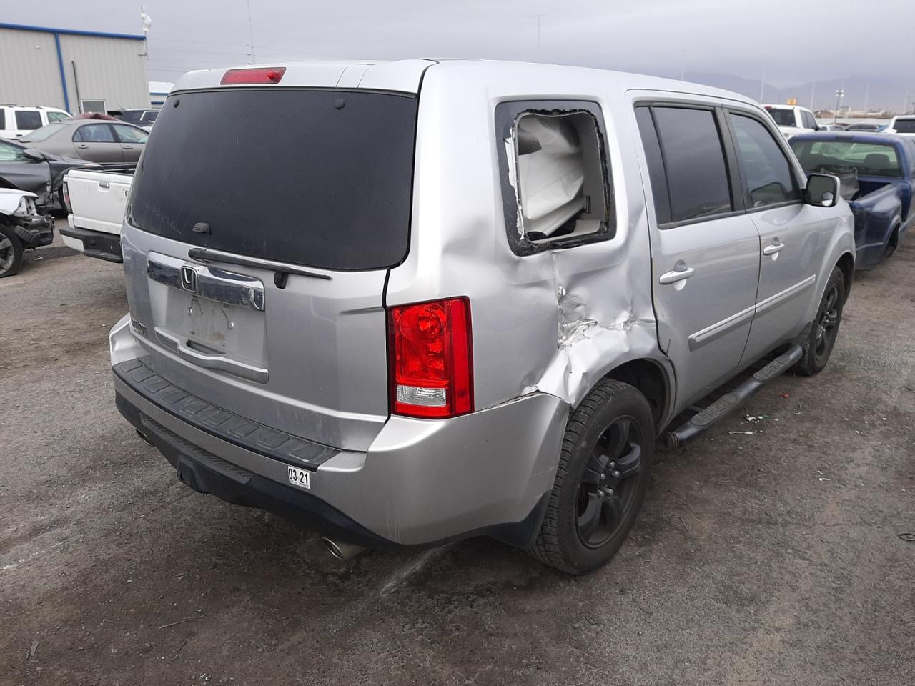 Photo 4 from auction – 2012 HONDA PILOT EX with VIN 5FNYF3H44CB021725