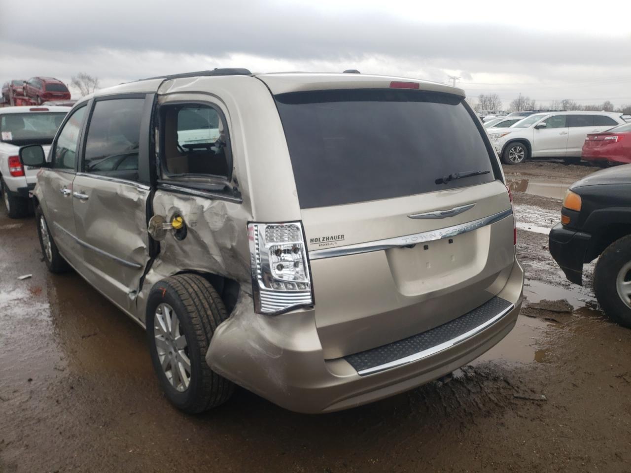 Photo 3 from auction – 2015 CHRYSLER TOWN & COU with VIN 2C4RC1BG8FR663040