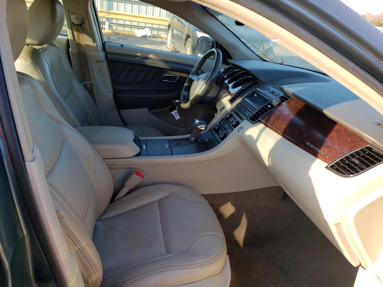 Photo 5 from auction – 2010 FORD TAURUS SEL with VIN 1FAHP2EW8AG131361