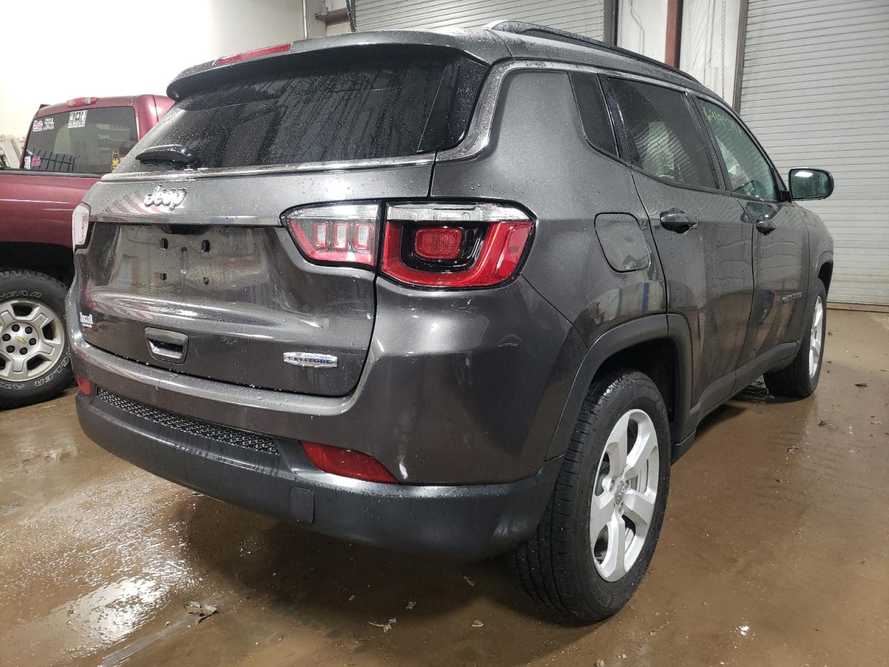 Фото 4 с аукциона – 2018 JEEP COMPASS LA с VIN 3C4NJCBB0JT502210