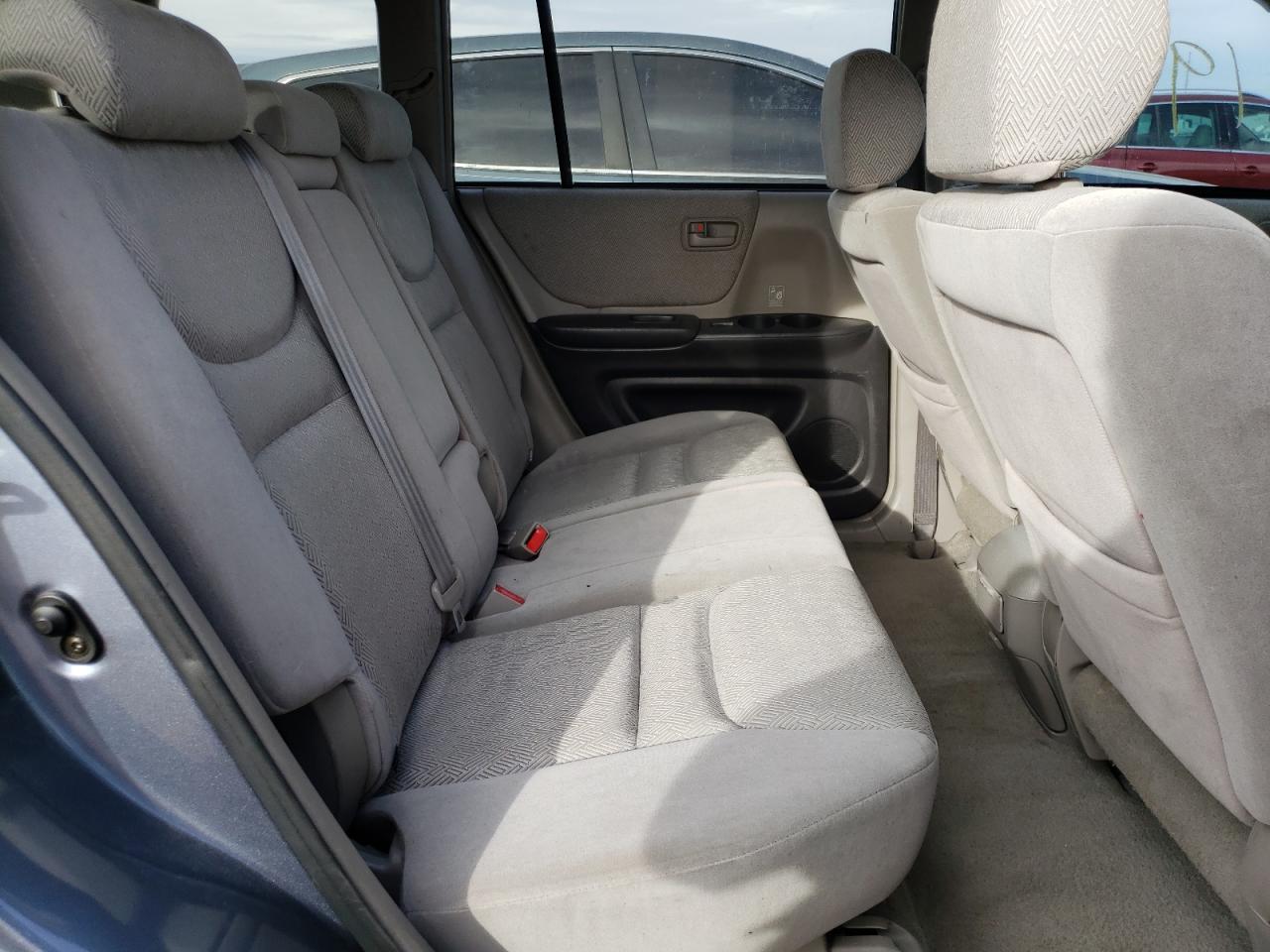 Photo 6 from auction – 2003 TOYOTA HIGHLANDER with VIN JTEHF21A430103247