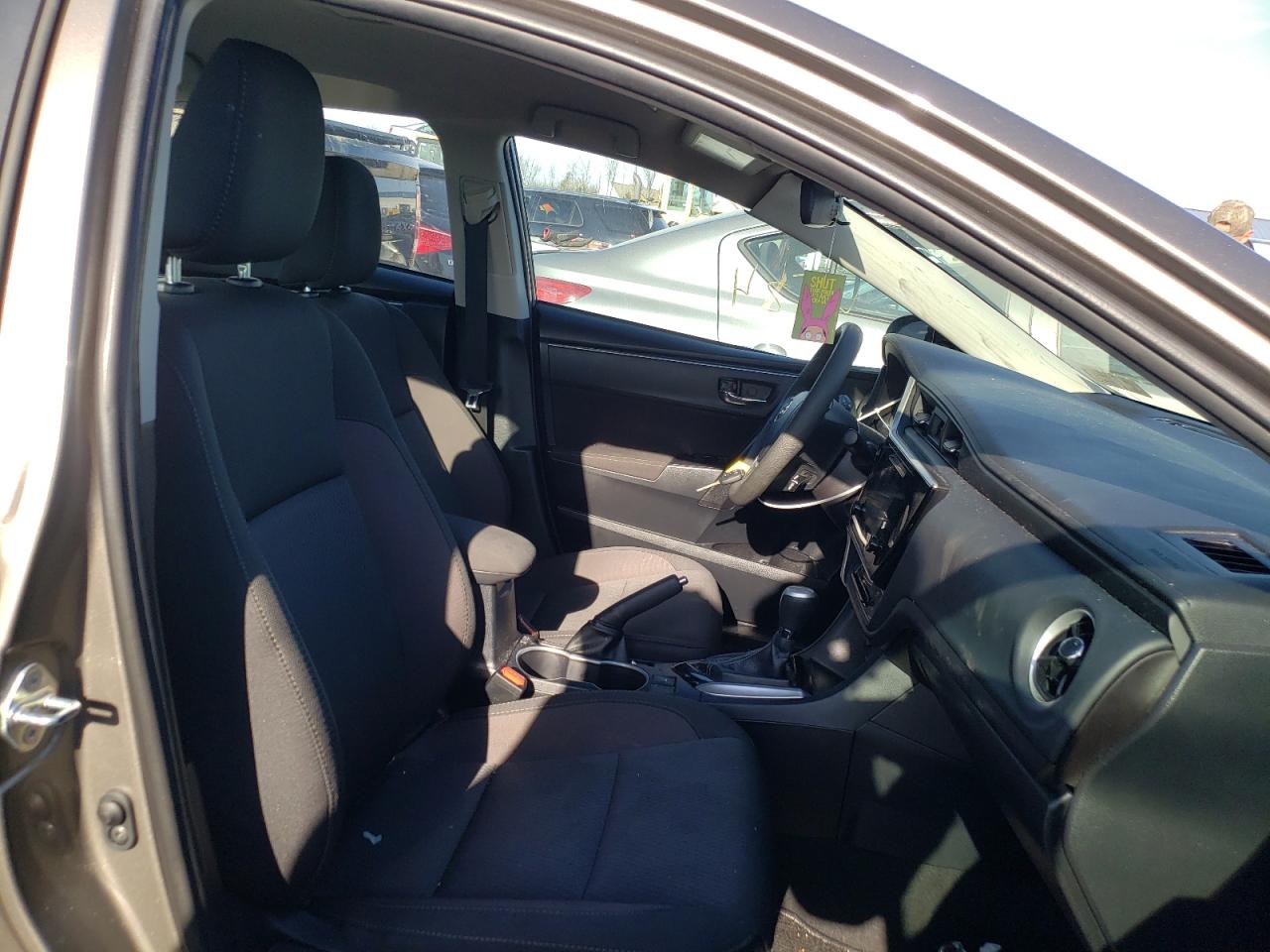 Photo 5 from auction – 2019 TOYOTA COROLLA L with VIN 2T1BURHE1KC183953