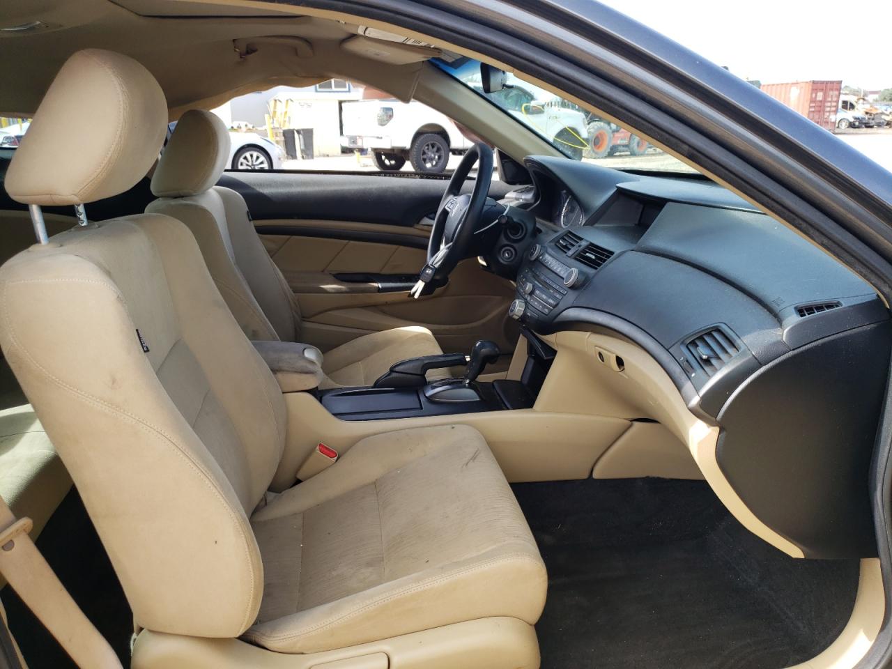 Zdjęcie 5 z aukcji – 2012 HONDA ACCORD LX z VIN 1HGCS1B34CA005366