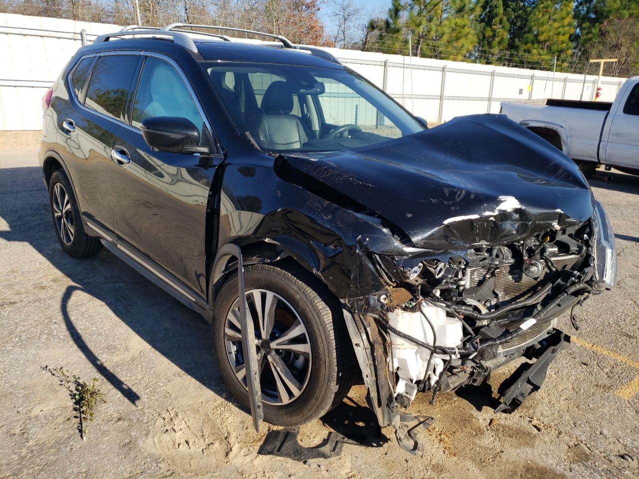 Photo 1 from auction – 2017 NISSAN ROGUE S with VIN 5N1AT2MT5HC799694