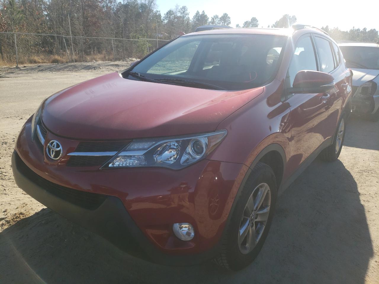 Photo 2 from auction – 2015 TOYOTA RAV4 XLE with VIN 2T3WFREV2FW163741