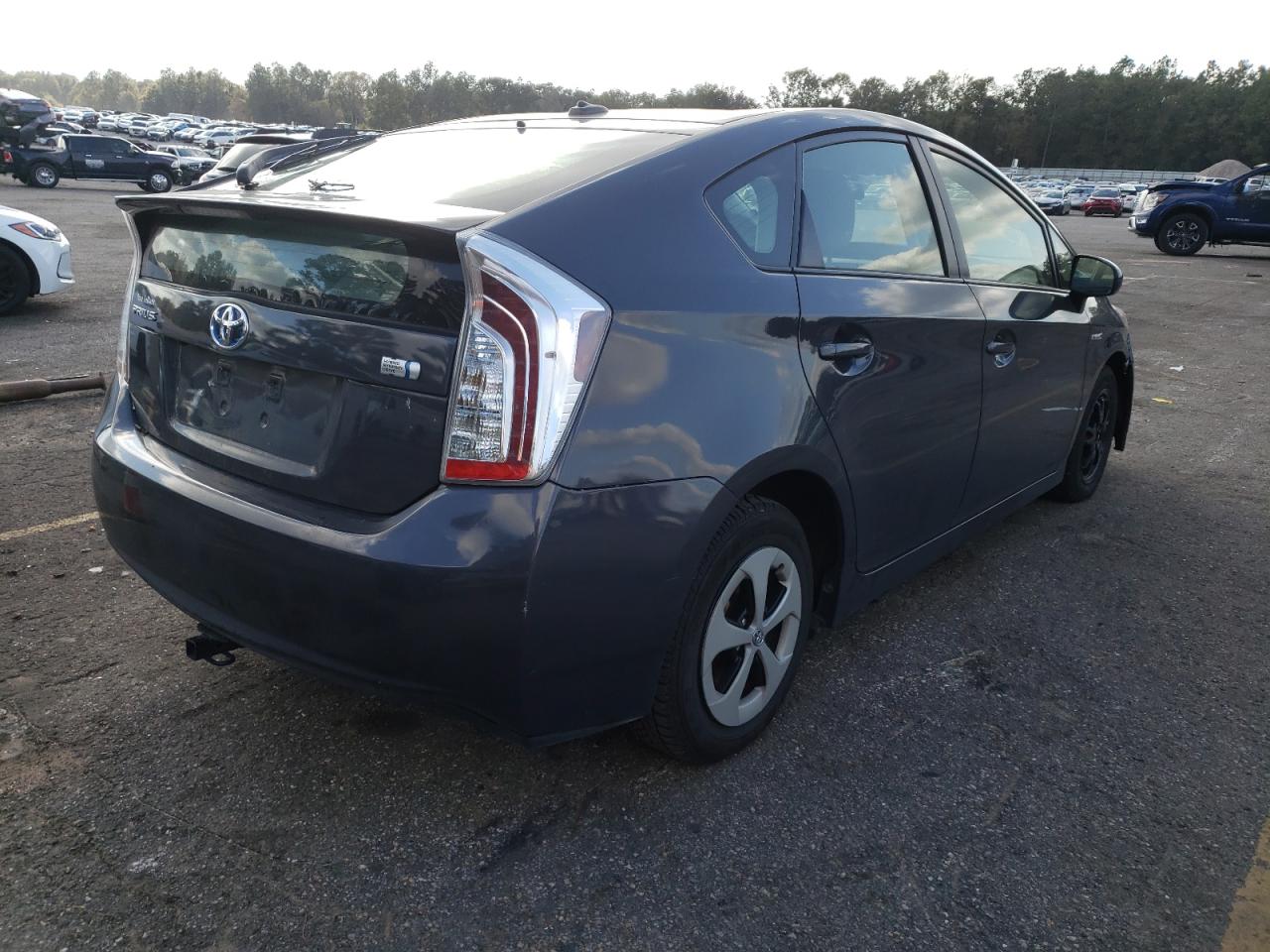 Photo 4 from auction – 2015 TOYOTA PRIUS with VIN JTDKN3DU5F0440863
