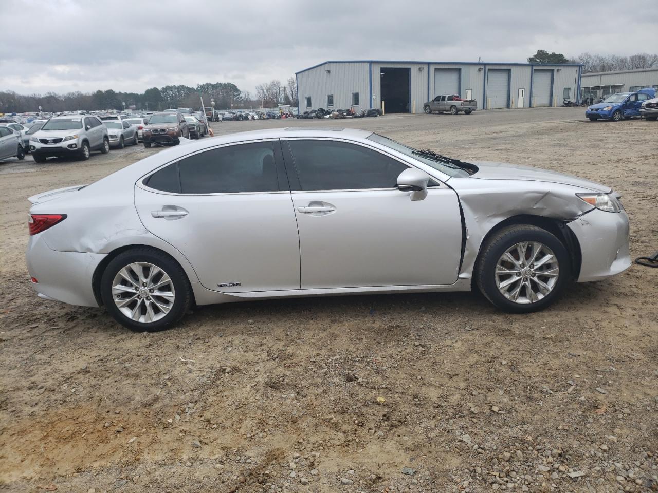 Photo 9 from auction – 2014 LEXUS ES 300H with VIN JTHBW1GG4E2052497