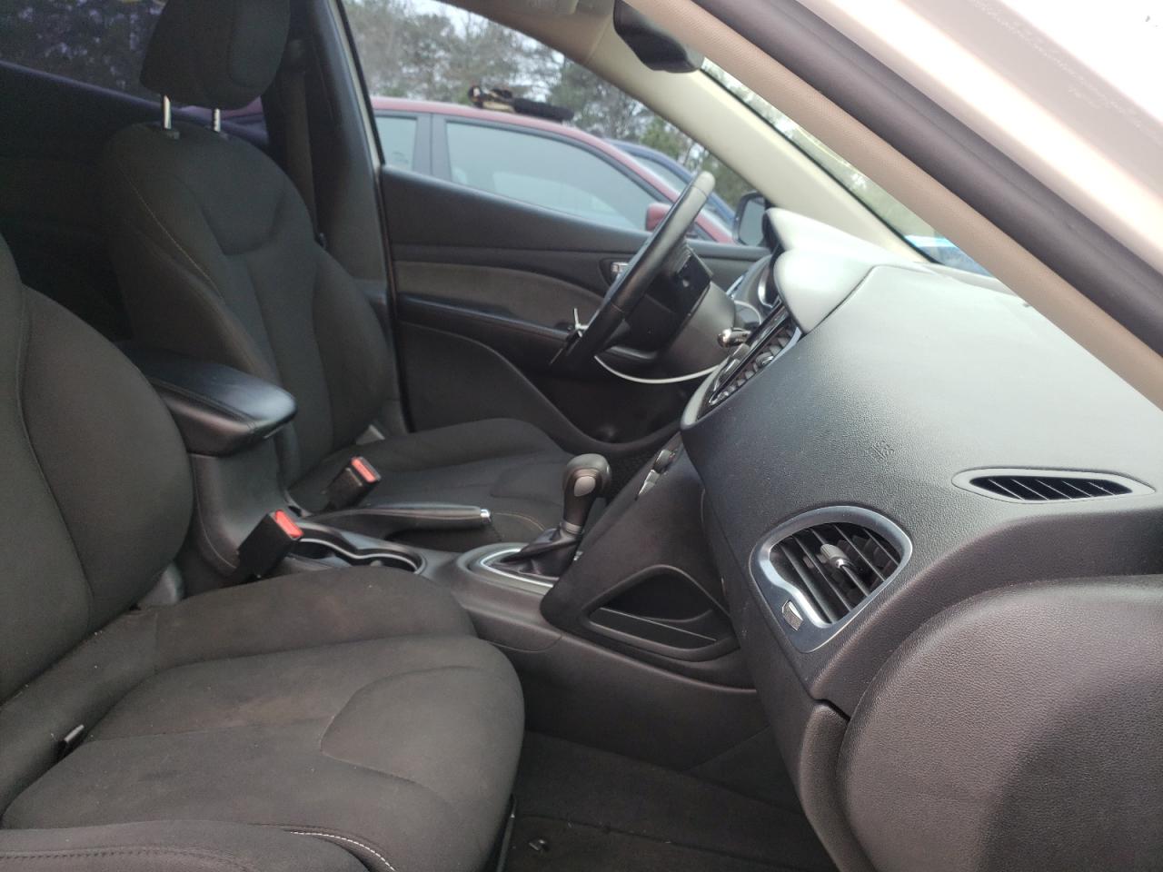 Photo 5 from auction – 2013 DODGE DART SXT with VIN 1C3CDFBA6DD300252