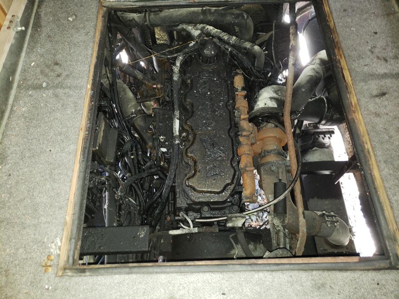 Photo 9 from auction – 2001 FREIGHTLINER CHASSIS X with VIN 4UZAAHAK11CJ36262