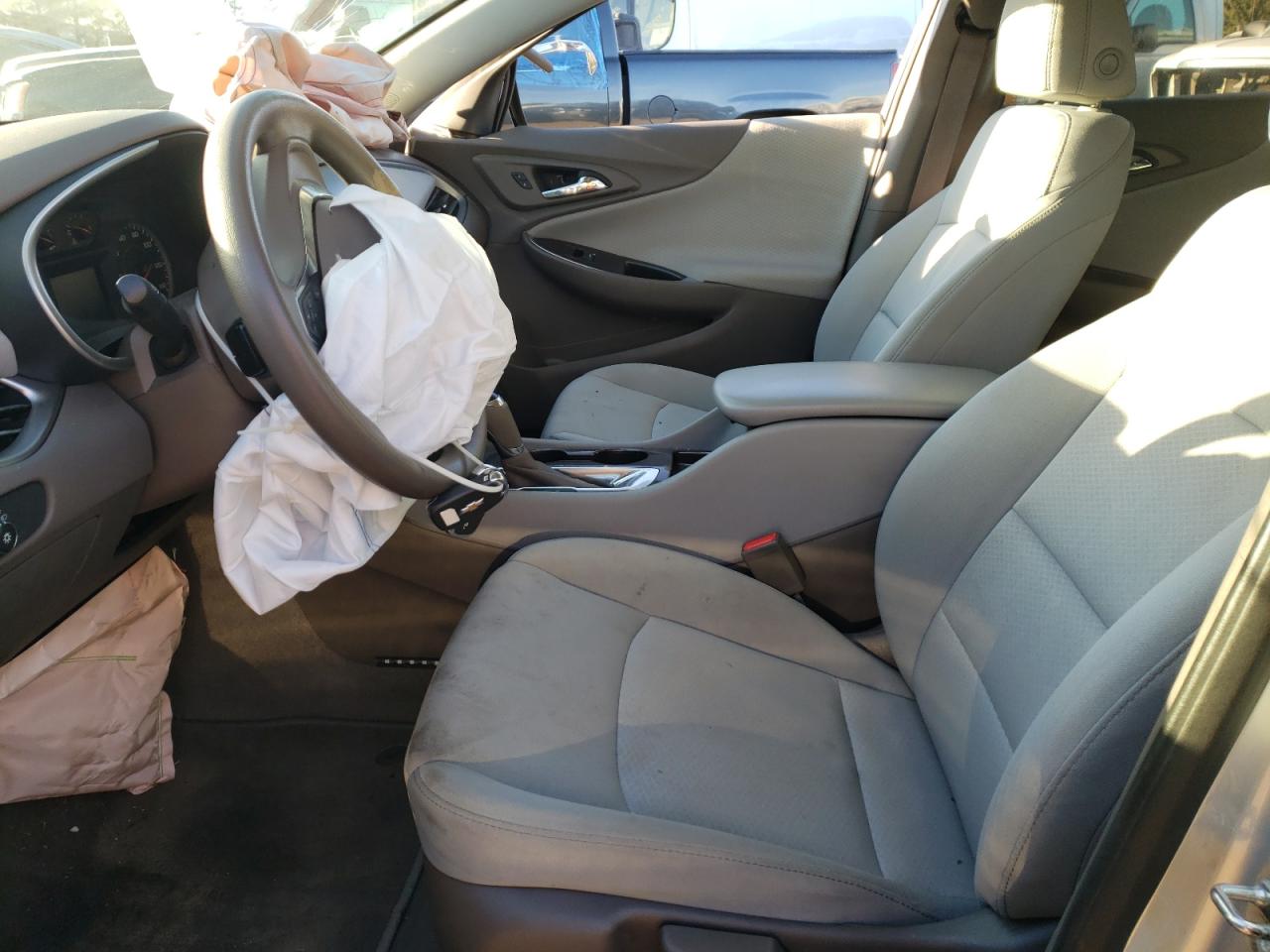 Photo 5 from auction – 2017 CHEVROLET MALIBU LS with VIN 1G1ZB5ST4HF227439
