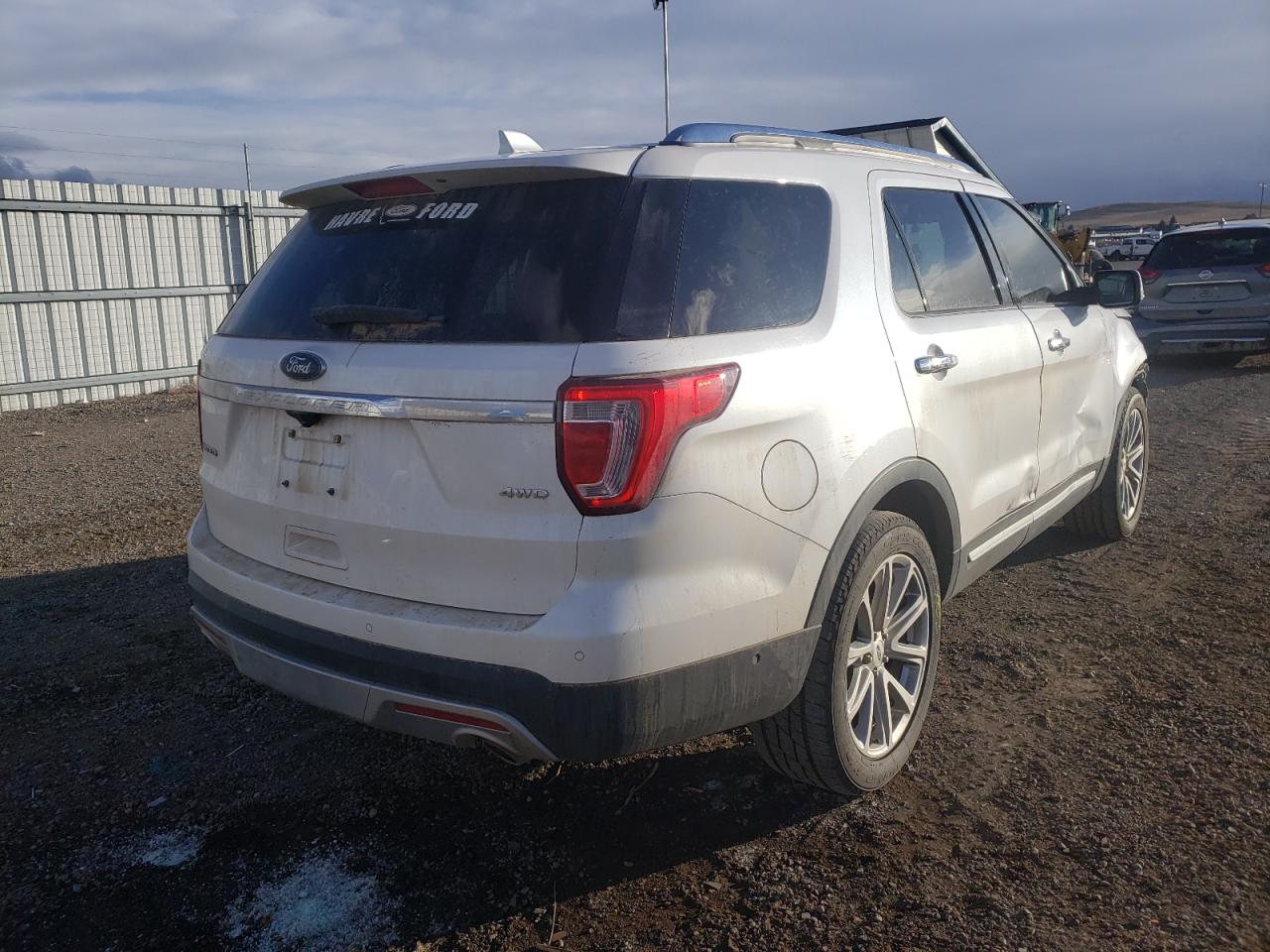Photo 4 from auction – 2017 FORD EXPLORER L with VIN 1FM5K8F85HGE13025