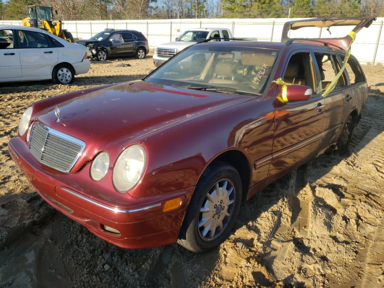 Photo 2 from auction – 2001 MERCEDES-BENZ E 320 with VIN WDBJH65J71B279792