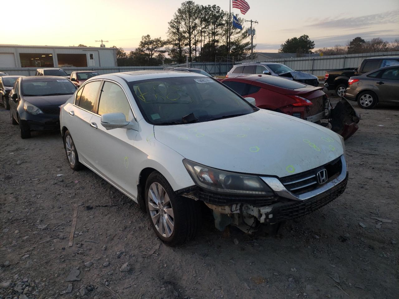 HONDA ACCORD EXL 2015 with VIN 1HGCR2F89FA004838 - Photo from auction