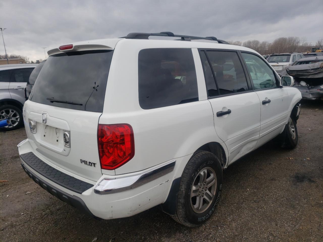 Photo 4 from auction – 2005 HONDA PILOT EXL with VIN 5FNYF18535B045398