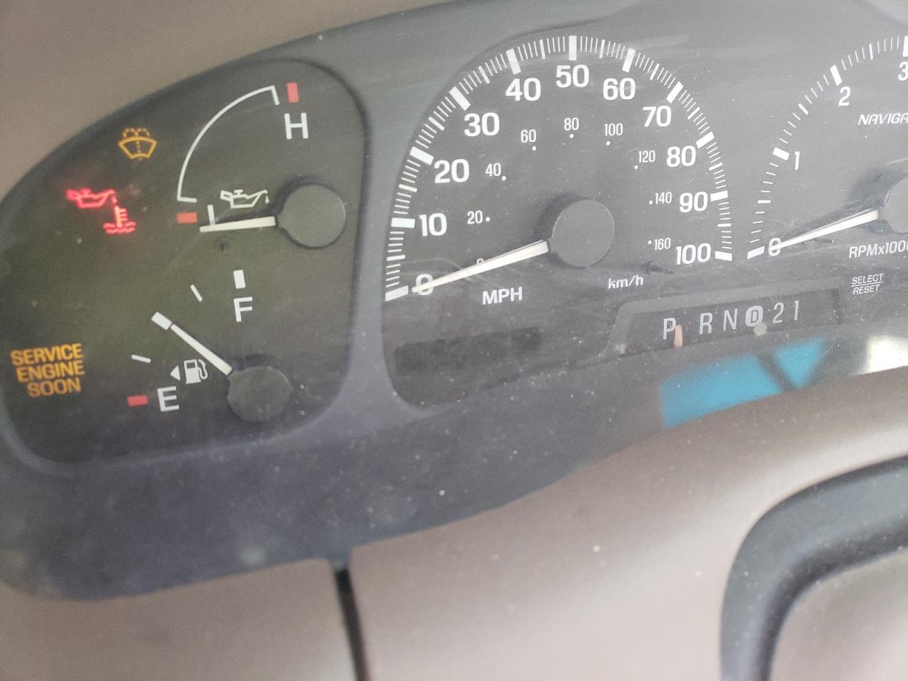 Photo 8 from auction – 2000 LINCOLN NAVIGATOR with VIN 5LMPU28A7YLJ06363