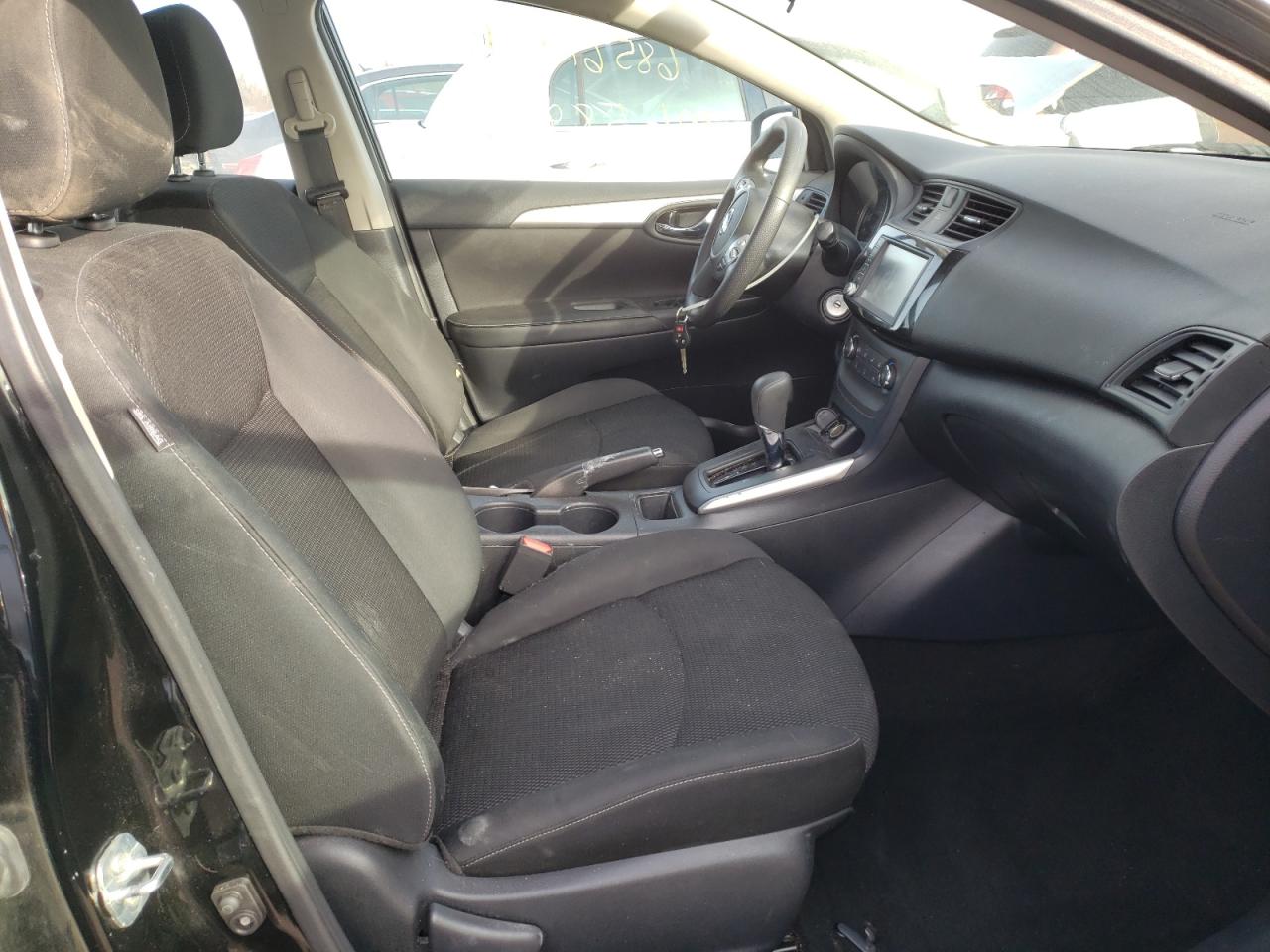 Photo 5 from auction – 2019 NISSAN SENTRA S with VIN 3N1AB7AP4KY215847