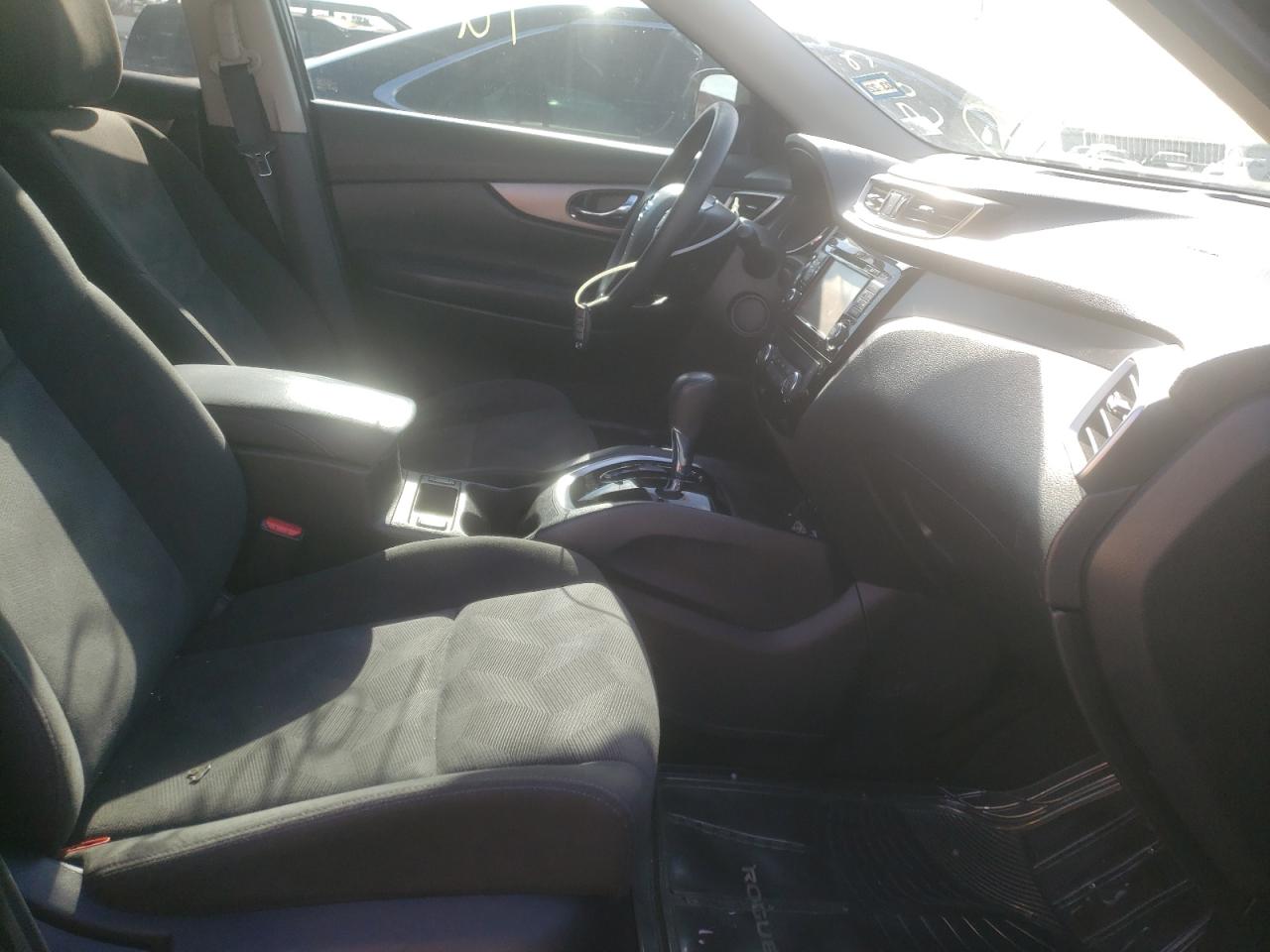 Photo 5 from auction – 2016 NISSAN ROGUE S with VIN KNMAT2MT8GP731966
