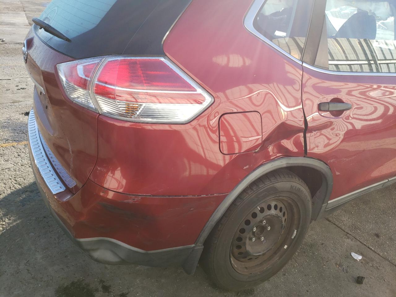 Photo 9 from auction – 2016 NISSAN ROGUE S with VIN KNMAT2MT1GP630171