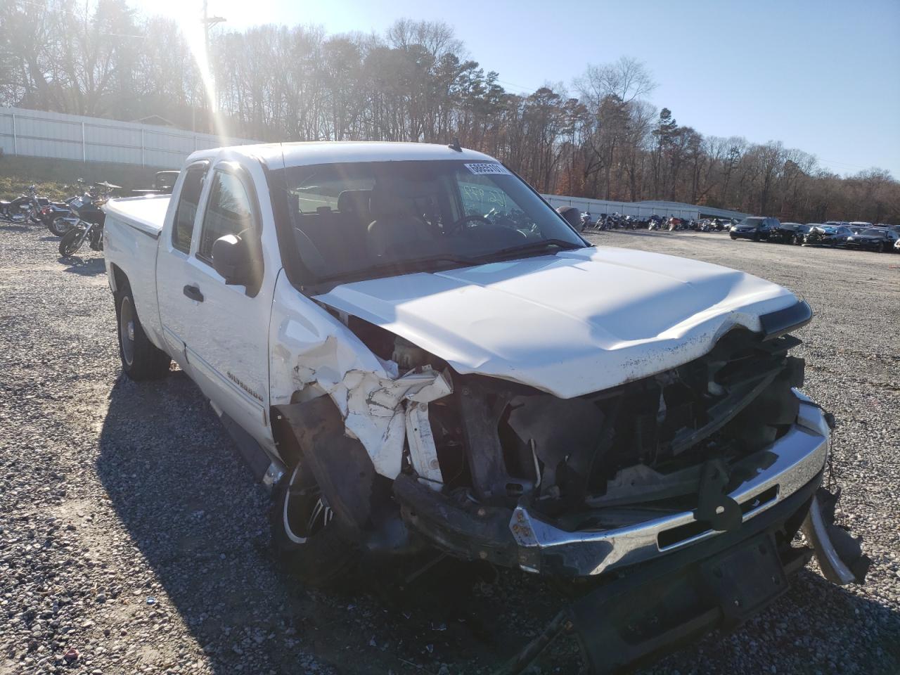 CHEVROLET SILVERADO 2011 with VIN 1GCRKSE32BZ416341 - Photo from auction