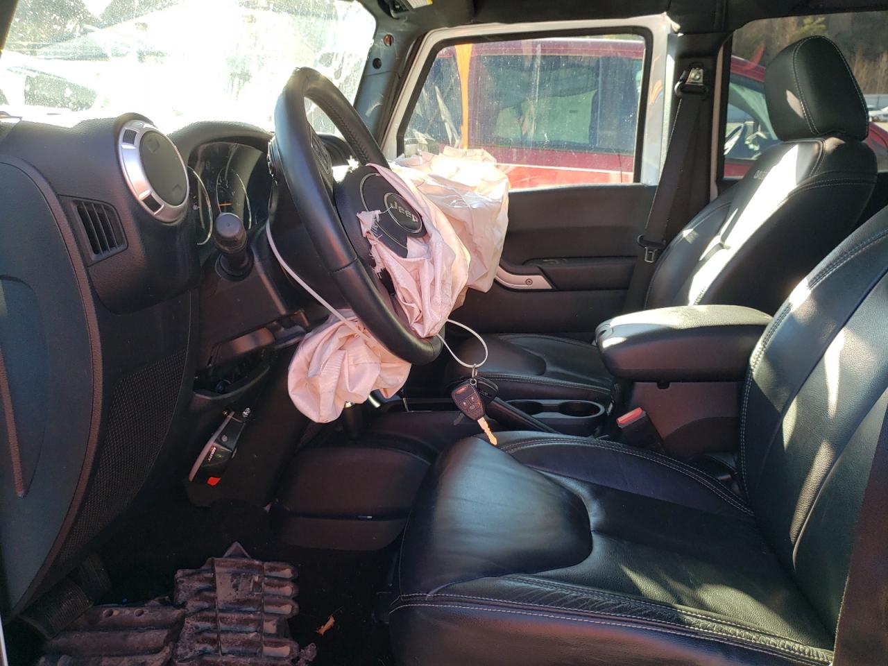 Photo 5 from auction – 2017 JEEP WRANGLER U with VIN 1C4BJWEG2HL598598