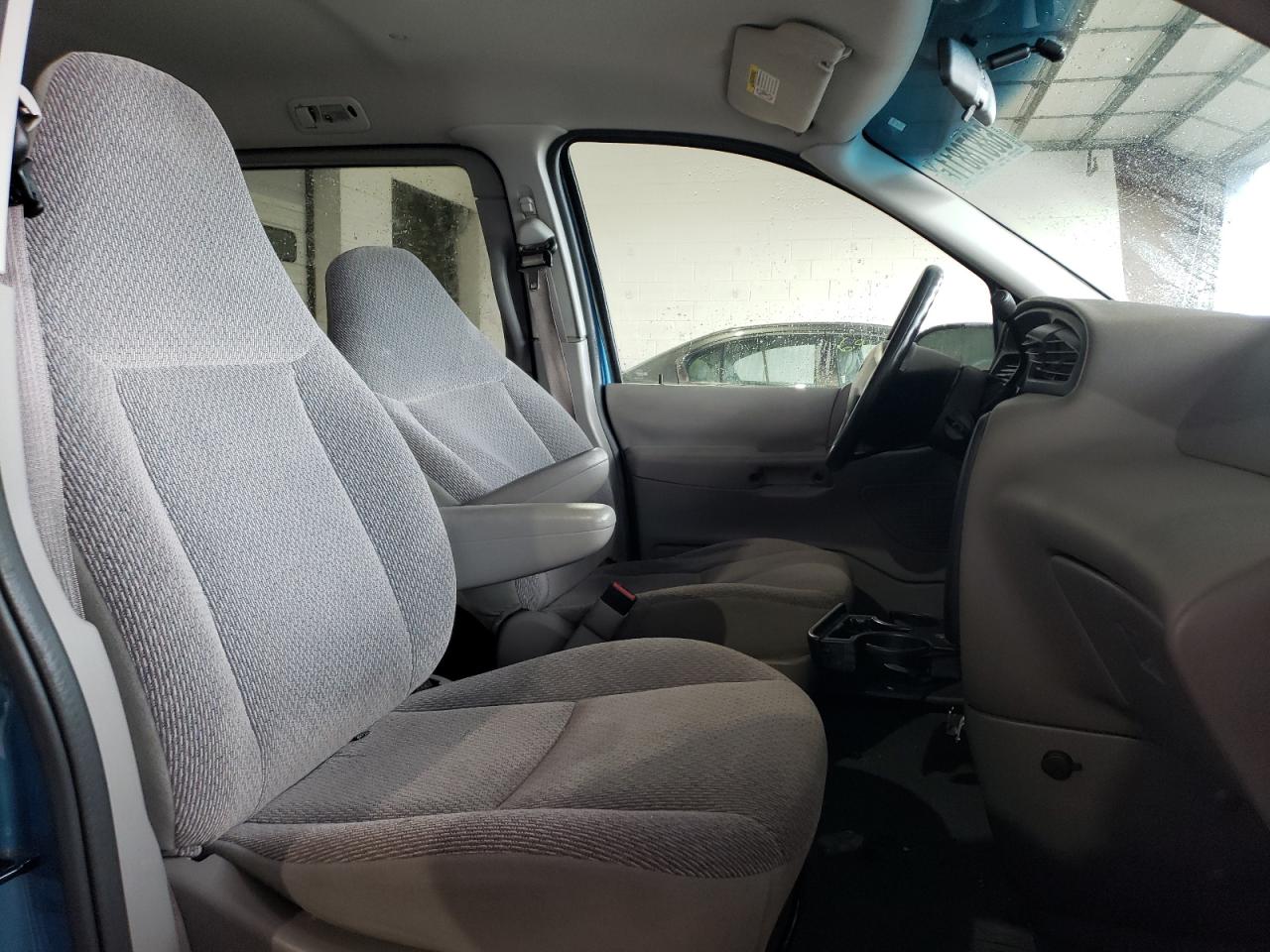 Photo 5 from auction – 2003 FORD WINDSTAR W with VIN 2FMZA50403BB78946