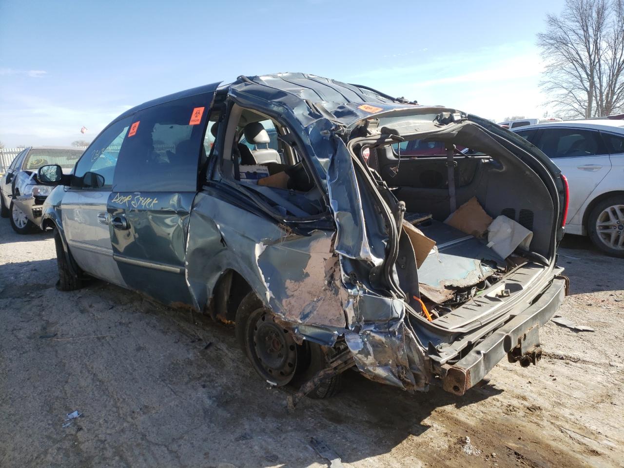 Photo 3 from auction – 2005 CHRYSLER TOWN & COU with VIN 2C4GP54LX5R523311