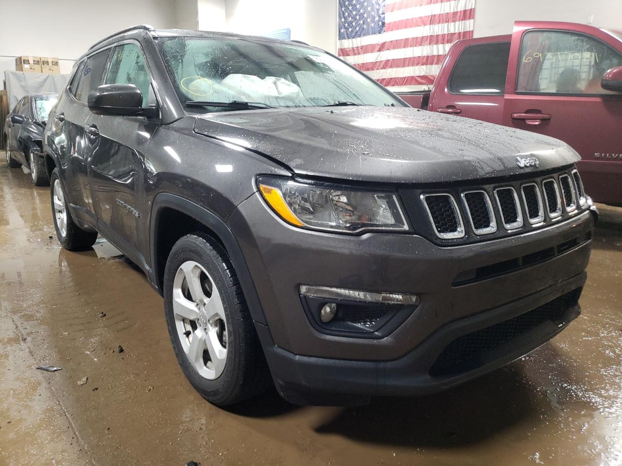 JEEP COMPASS LA 2018 with VIN 3C4NJCBB0JT502210 - Photo from auction