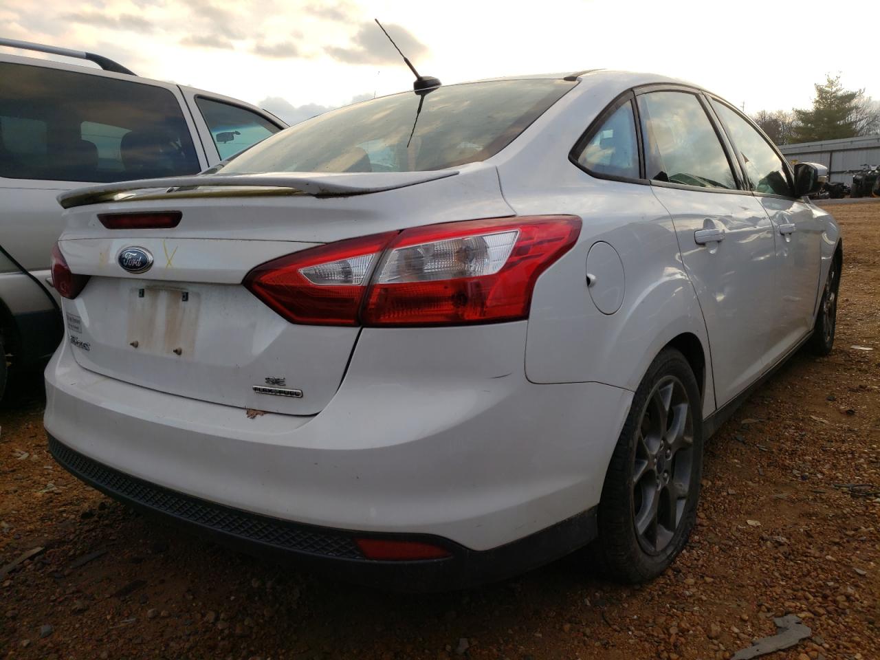Photo 4 from auction – 2014 FORD FOCUS SE with VIN 1FADP3F26EL253410