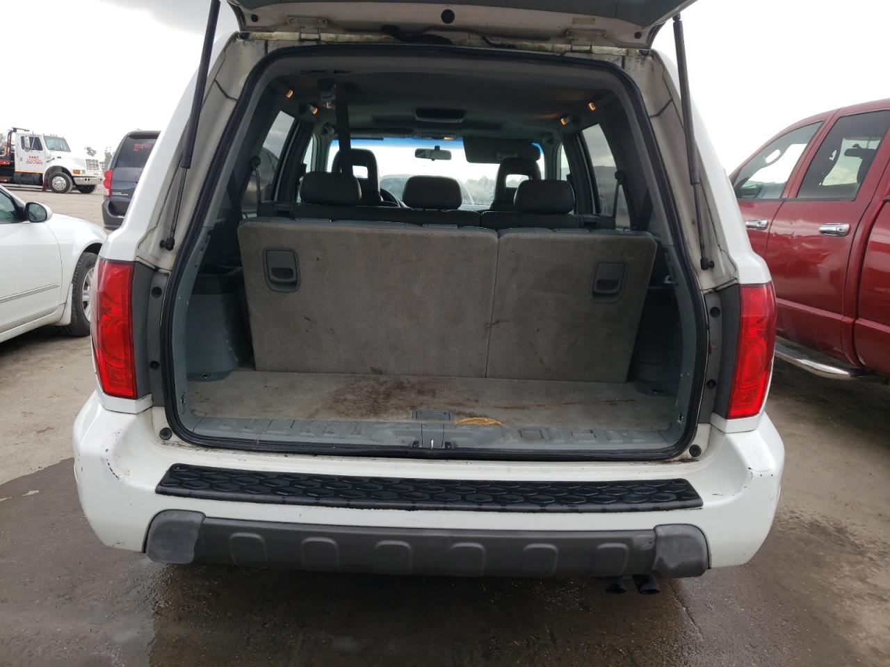 Photo 9 from auction – 2005 HONDA PILOT EXL with VIN 5FNYF18635B019750