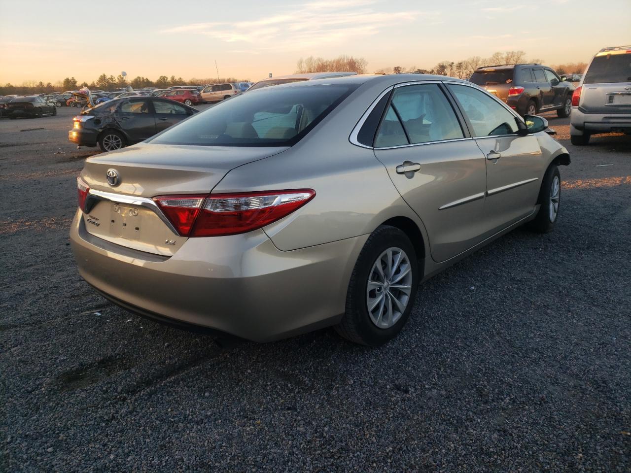 Photo 4 from auction – 2017 TOYOTA CAMRY LE/S with VIN 4T1BF1FK7HU697429