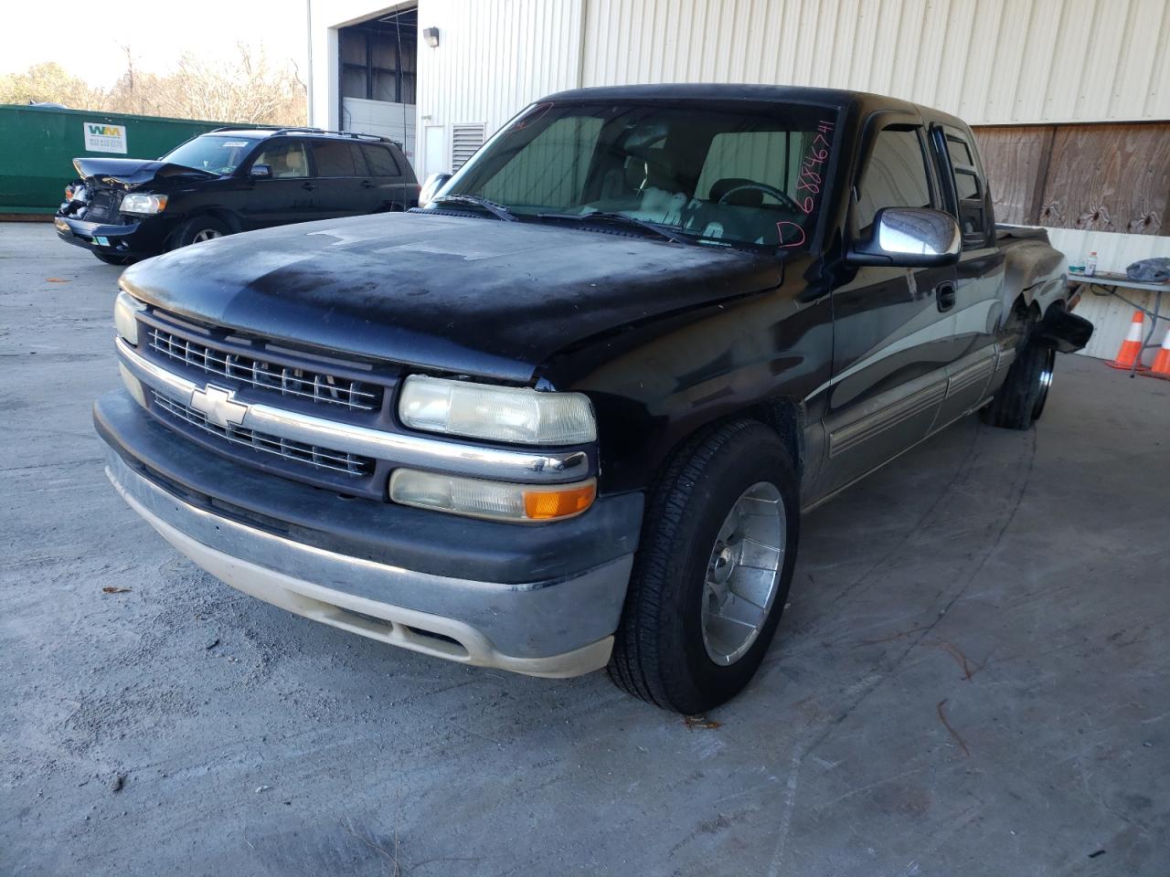 Photo 2 from auction – 2001 CHEVROLET SILVERADO with VIN 2GCEC19T411142180
