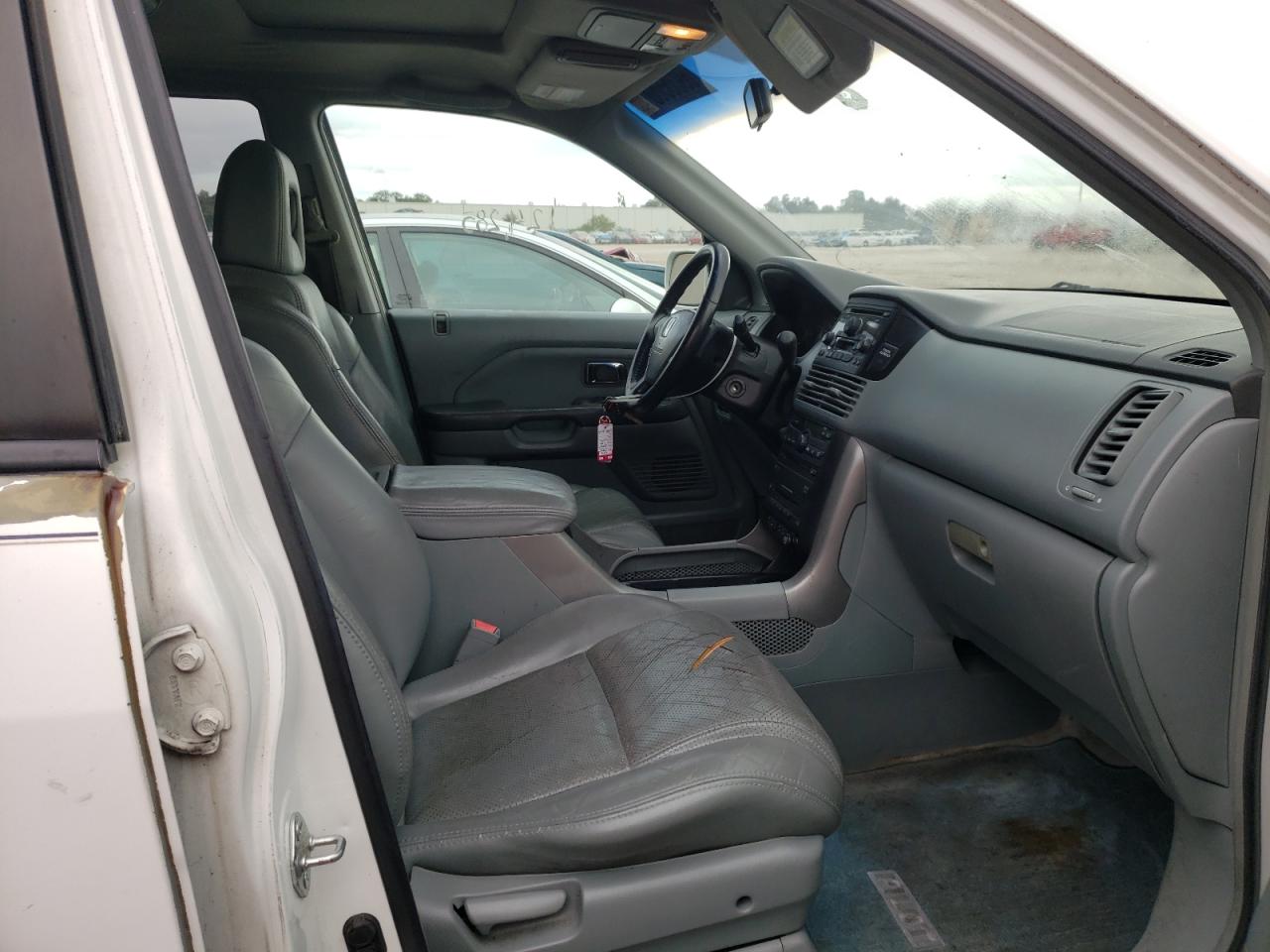 Photo 5 from auction – 2005 HONDA PILOT EXL with VIN 5FNYF18635B019750