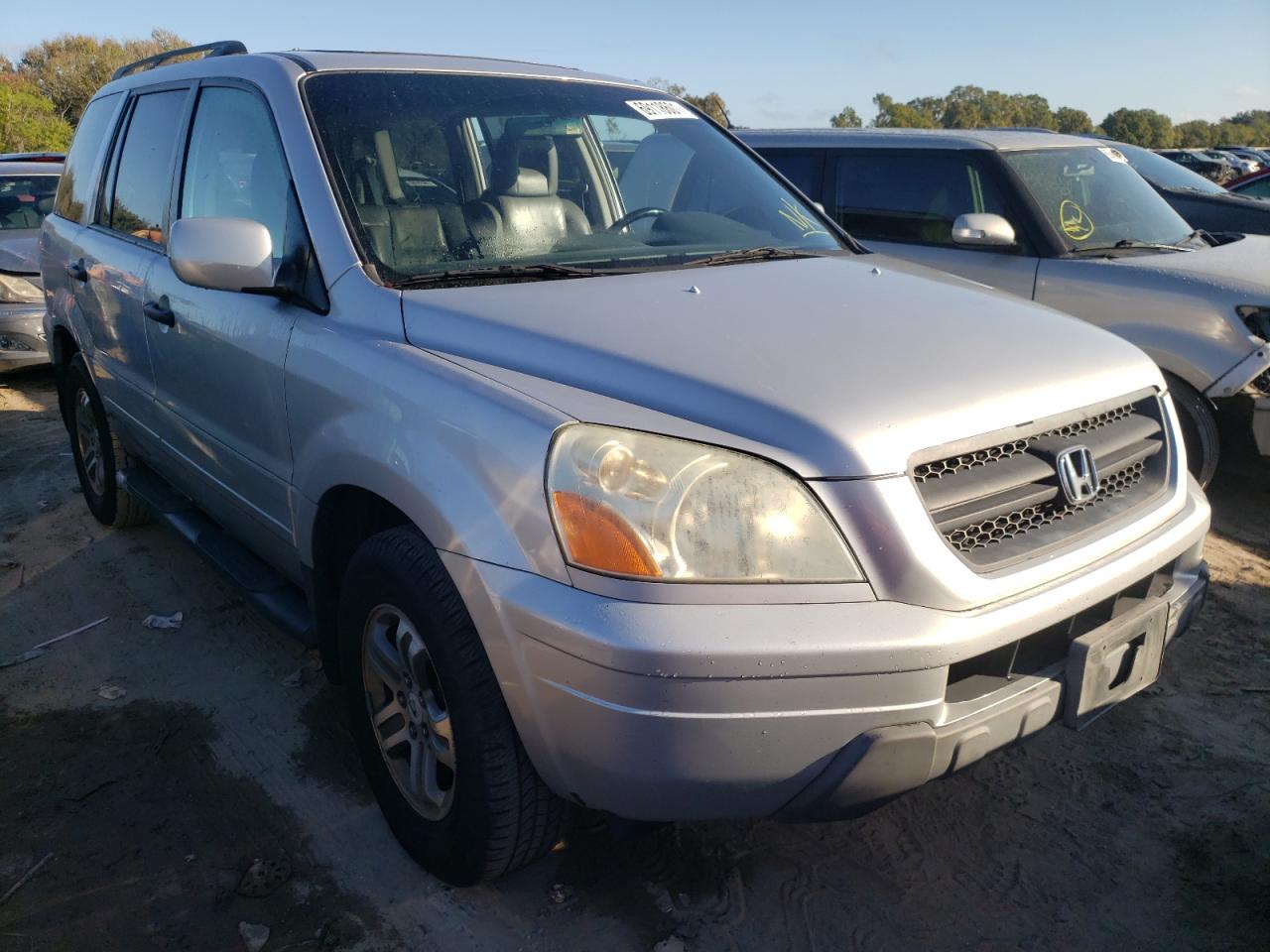 HONDA PILOT 2003 with VIN 2HKYF18533H512186 - Photo from auction