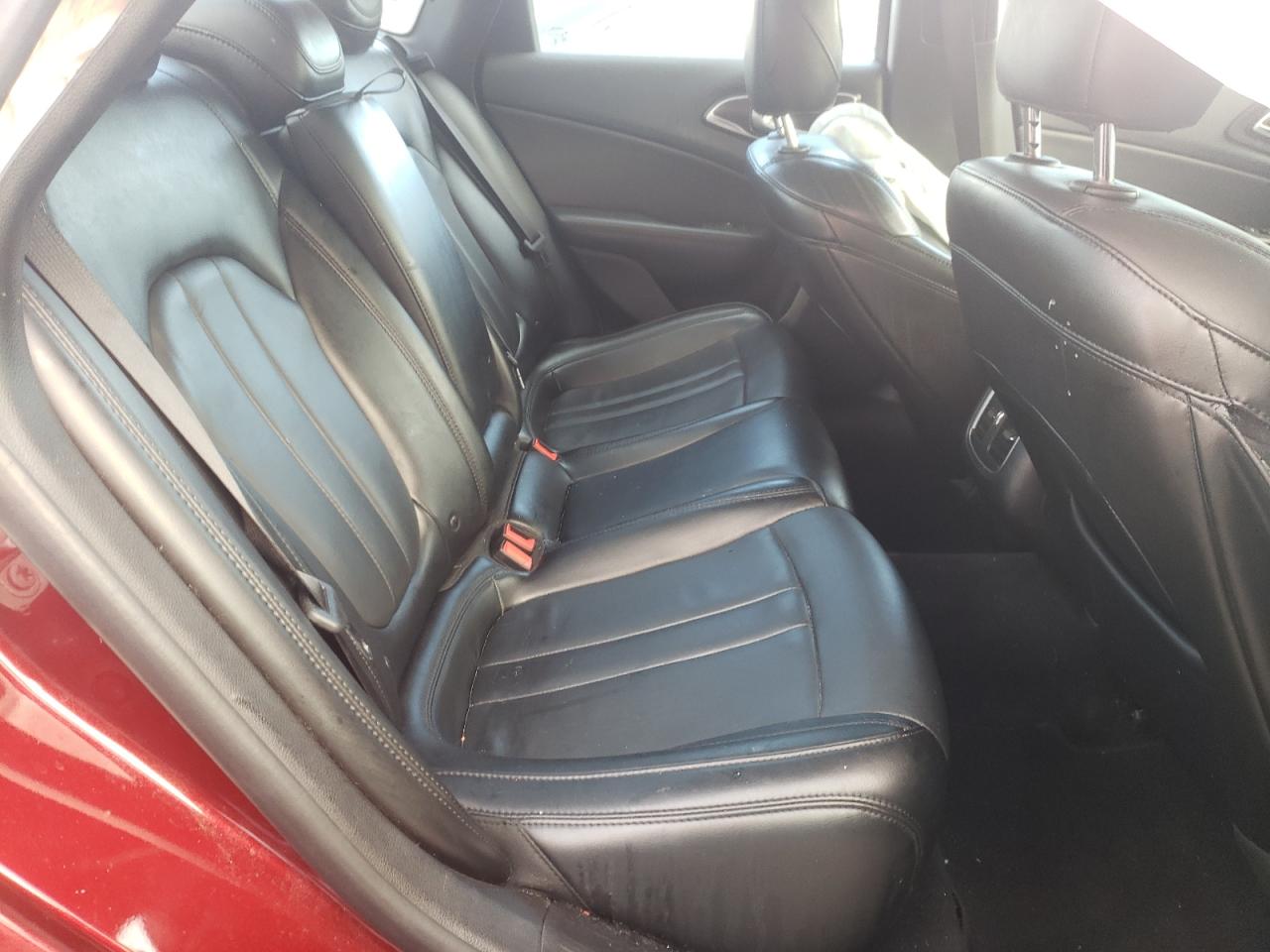 Photo 6 from auction – 2017 CHRYSLER 200 LIMITE with VIN 1C3CCCAB5HN507646