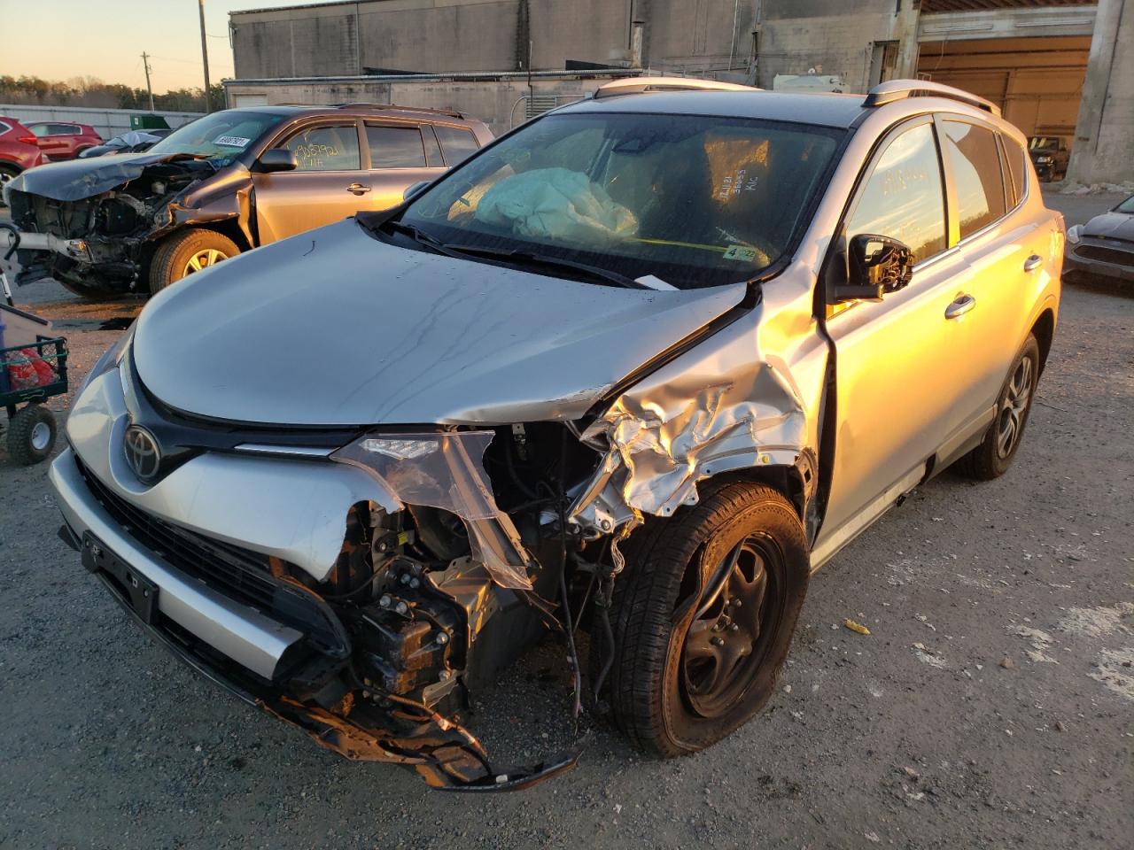 Photo 2 from auction – 2017 TOYOTA RAV4 LE with VIN 2T3BFREV7HW543076
