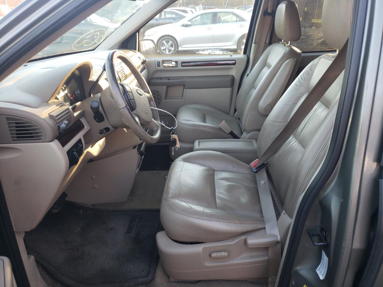 Photo 5 from auction – 2006 FORD FREESTAR L with VIN 2FMDA58206BA11603