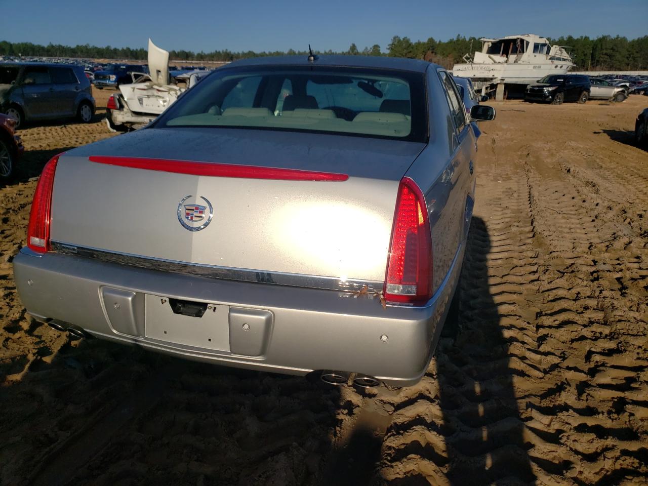 Photo 4 from auction – 2007 CADILLAC DTS with VIN 1G6KD57Y27U115081