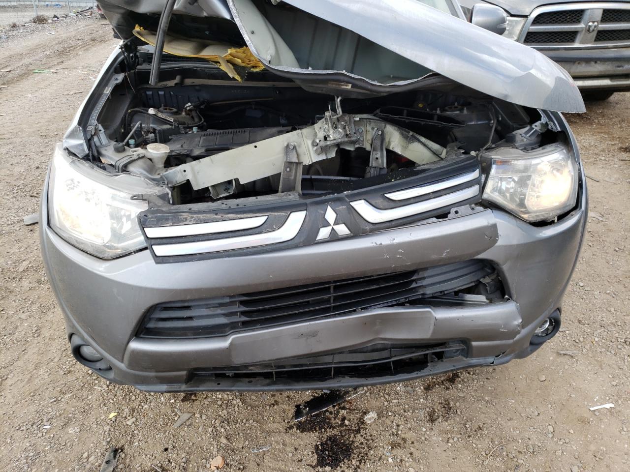 Photo 9 from auction – 2014 MITSUBISHI OUTLANDER with VIN JA4AZ3A33EZ012533