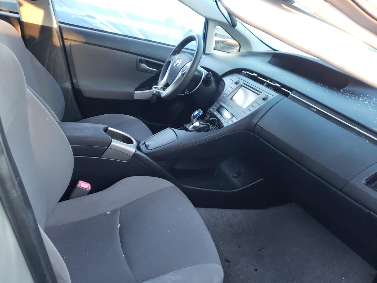 Photo 5 from auction – 2012 TOYOTA PRIUS with VIN JTDKN3DUXC5464252