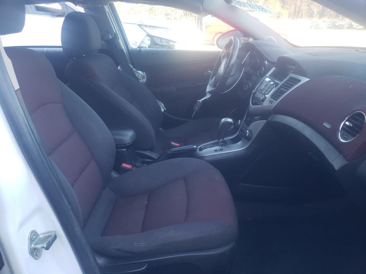 Photo 5 from auction – 2013 CHEVROLET CRUZE LT with VIN 1G1PC5SB9D7330002