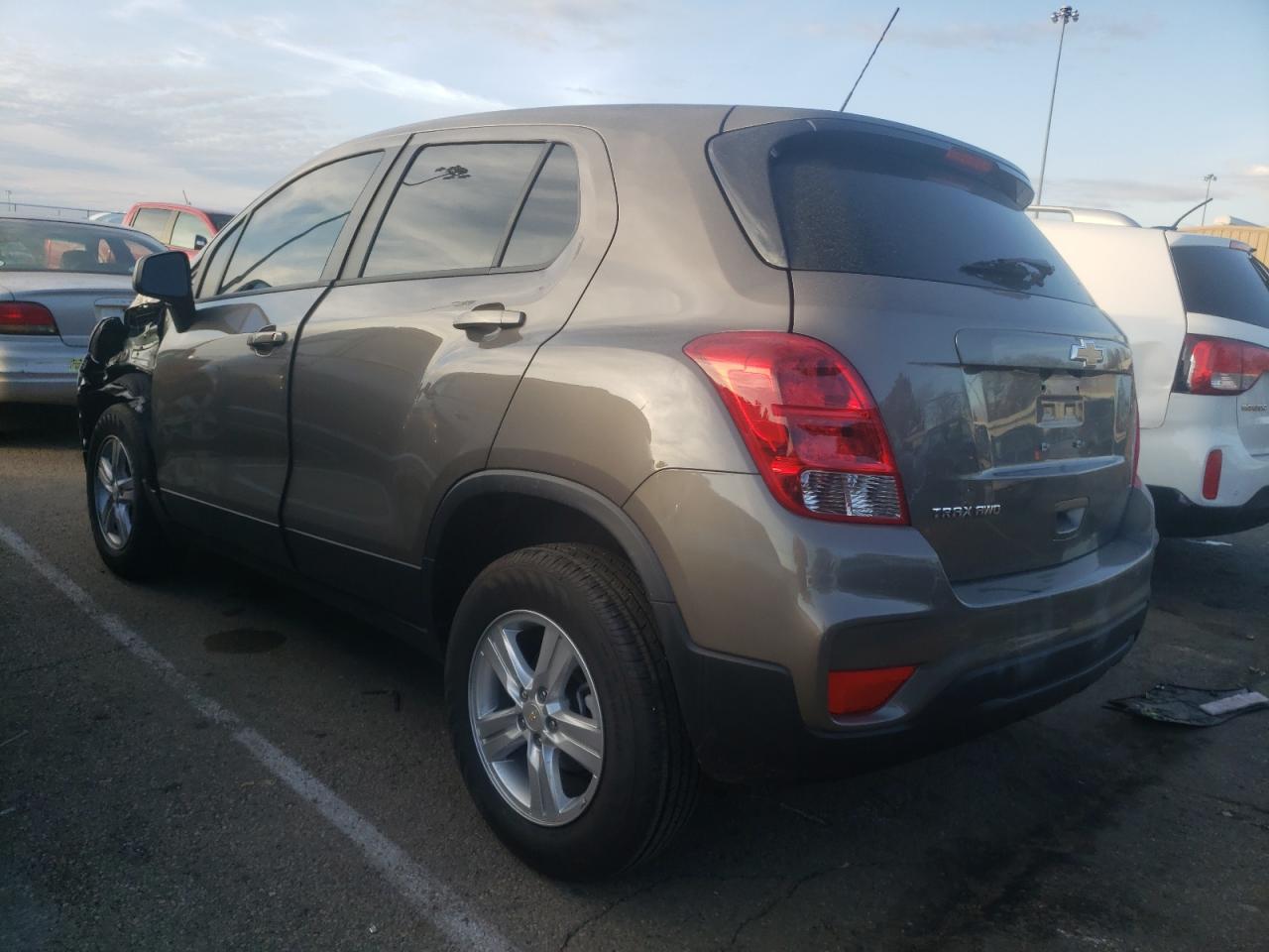 Photo 3 from auction – 2021 CHEVROLET TRAX LS with VIN KL7CJNSM8MB373317