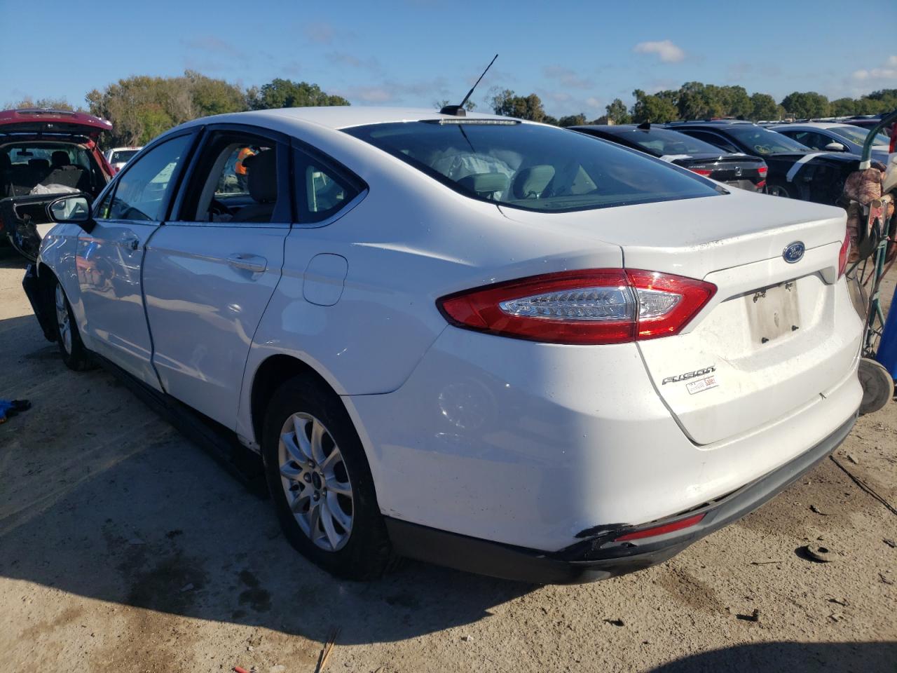 Photo 3 from auction – 2016 FORD FUSION S with VIN 3FA6P0G78GR206322