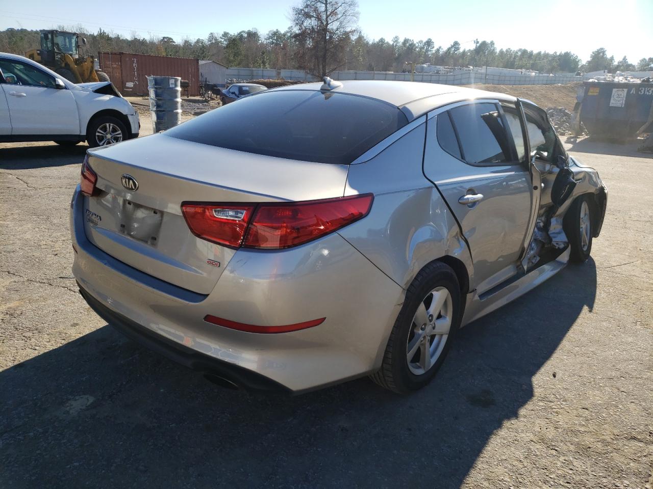 Photo 4 from auction – 2015 KIA OPTIMA LX with VIN KNAGM4A7XF5551910