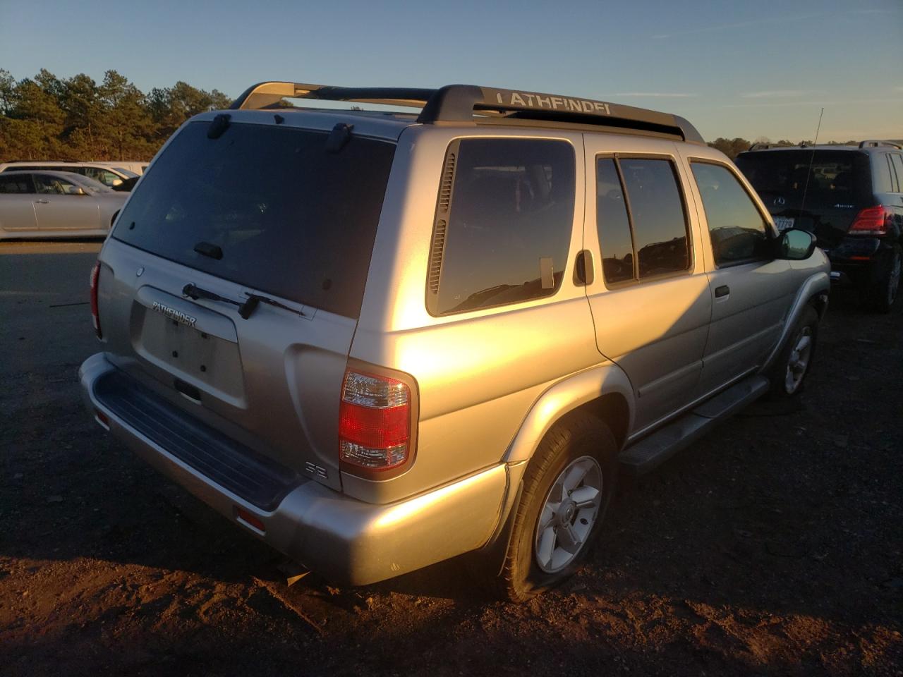 Photo 4 from auction – 2004 NISSAN PATHFINDER with VIN JN8DR09Y54W919418