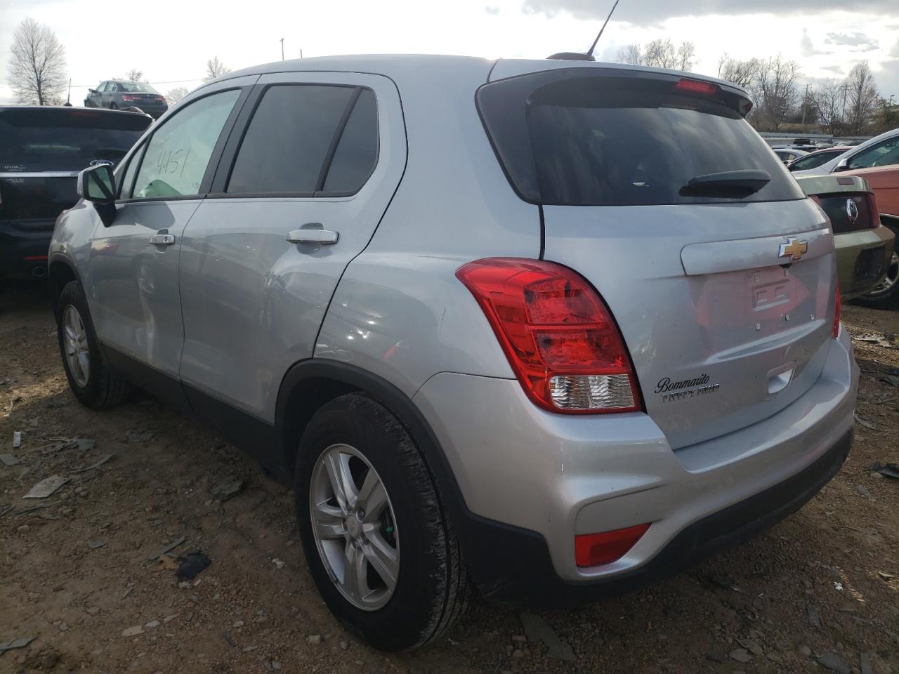 Photo 3 from auction – 2020 CHEVROLET TRAX LS with VIN 3GNCJNSB3LL194804