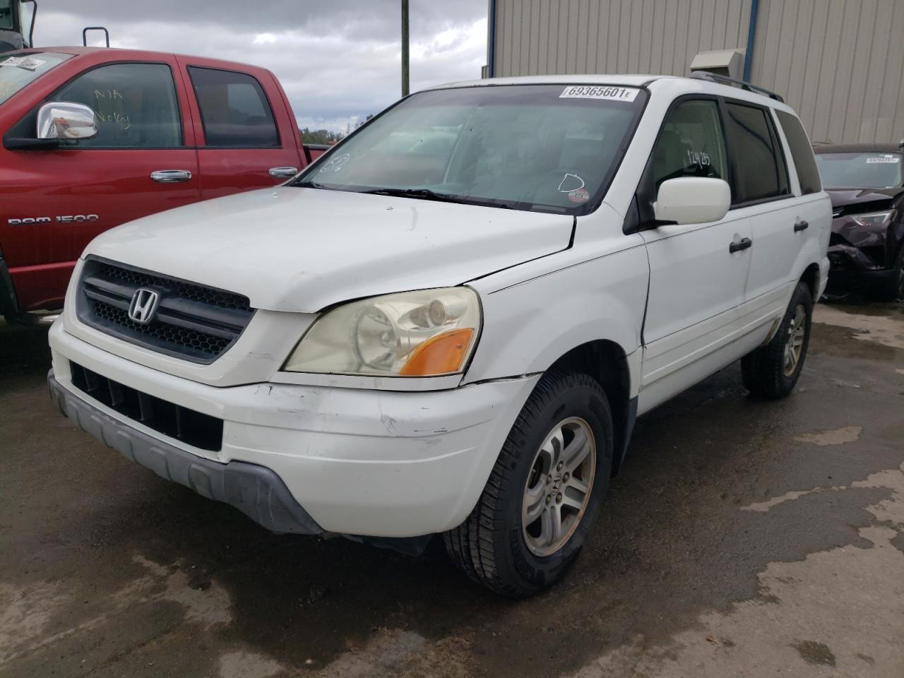 Photo 2 from auction – 2005 HONDA PILOT EXL with VIN 5FNYF18635B019750