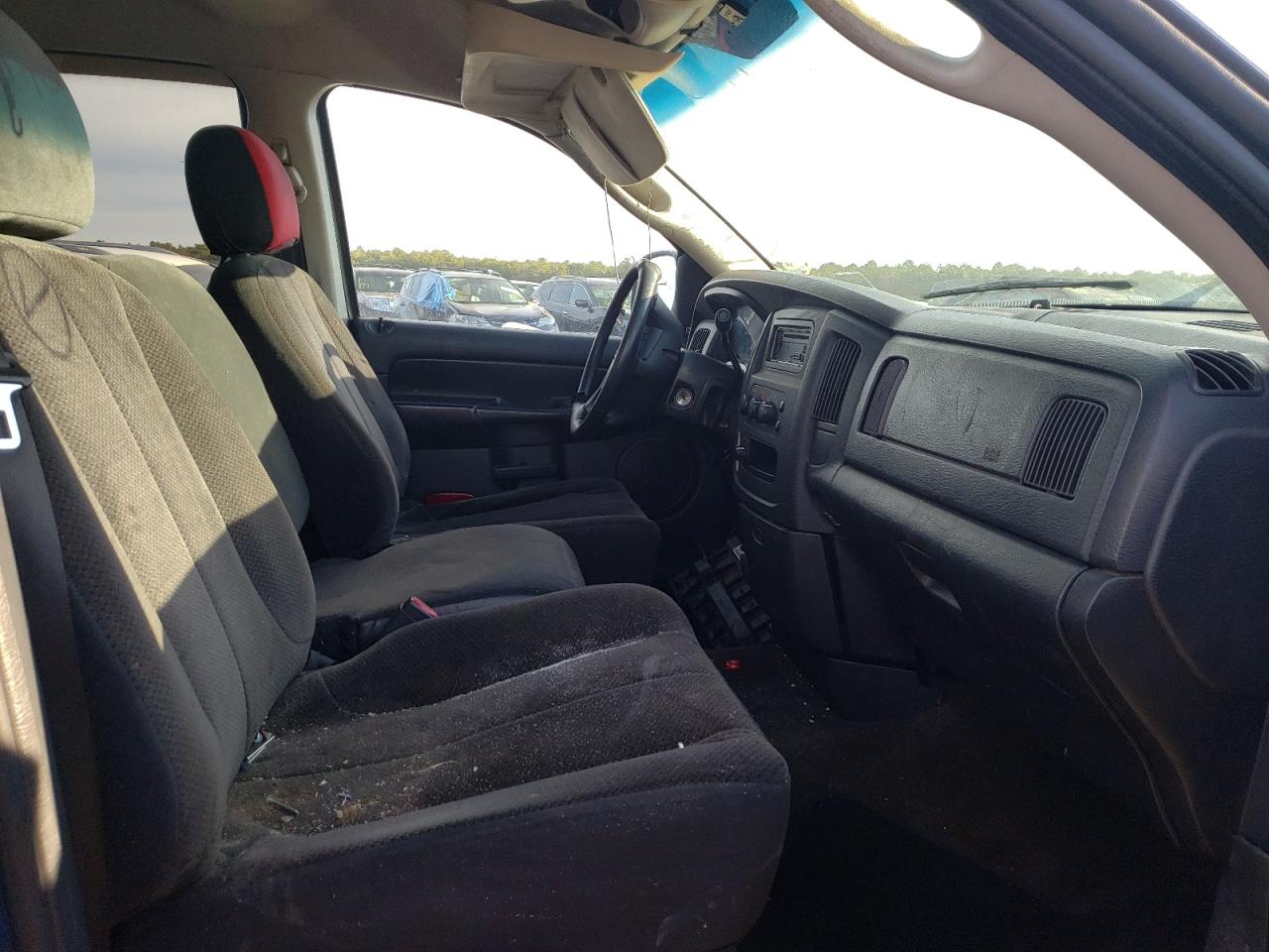 Photo 5 from auction – 2003 RAM 1500 with VIN 1D7HU18D23S365492