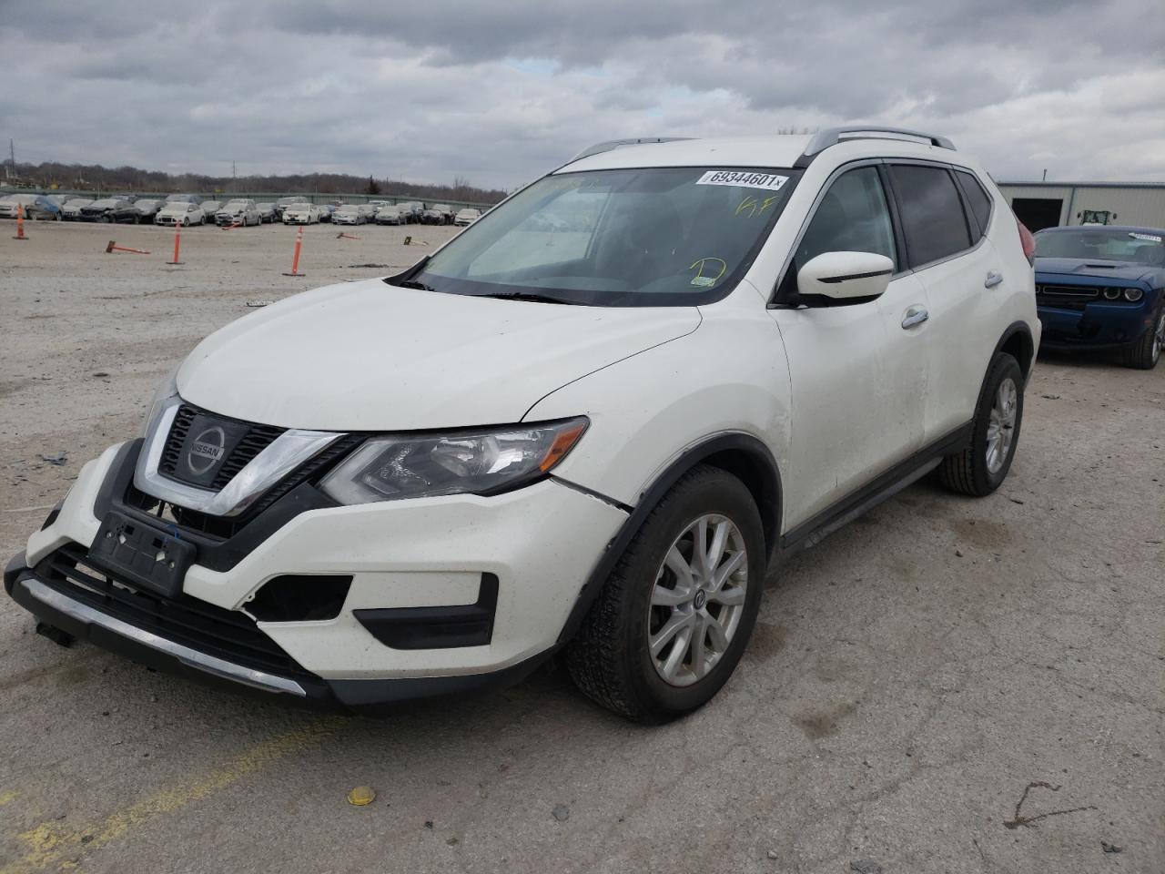 Photo 2 from auction – 2017 NISSAN ROGUE with VIN JN8AT2MT4HW153053