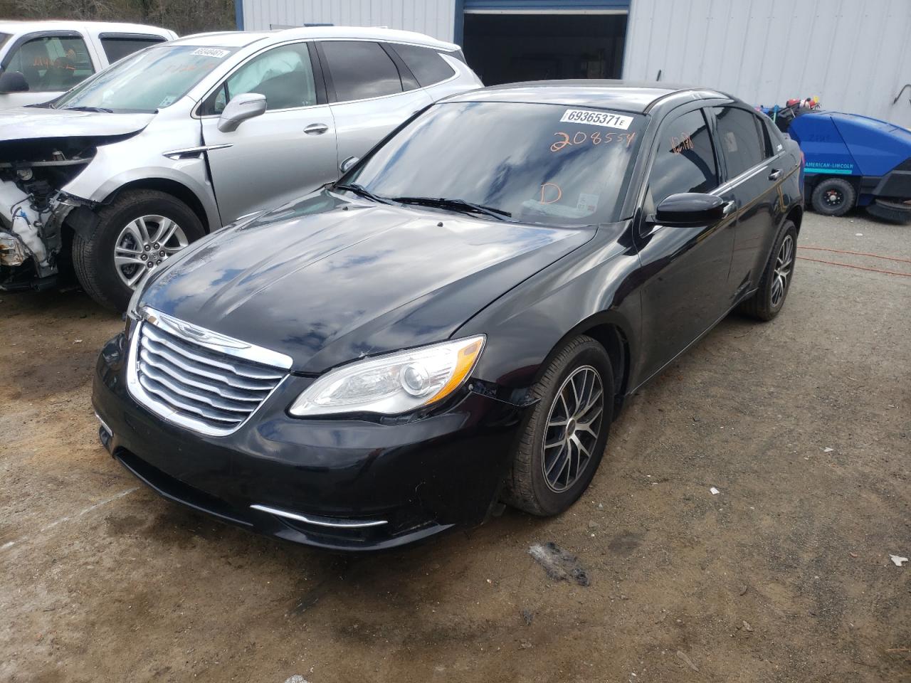 Photo 2 from auction – 2014 CHRYSLER 200 with VIN 1C3CCBAB9EN208554