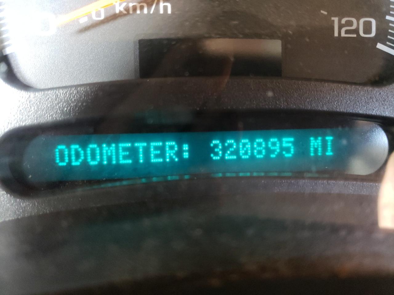 Photo 8 from auction – 2003 CHEVROLET SILVERADO with VIN 2GCEC19V131272051